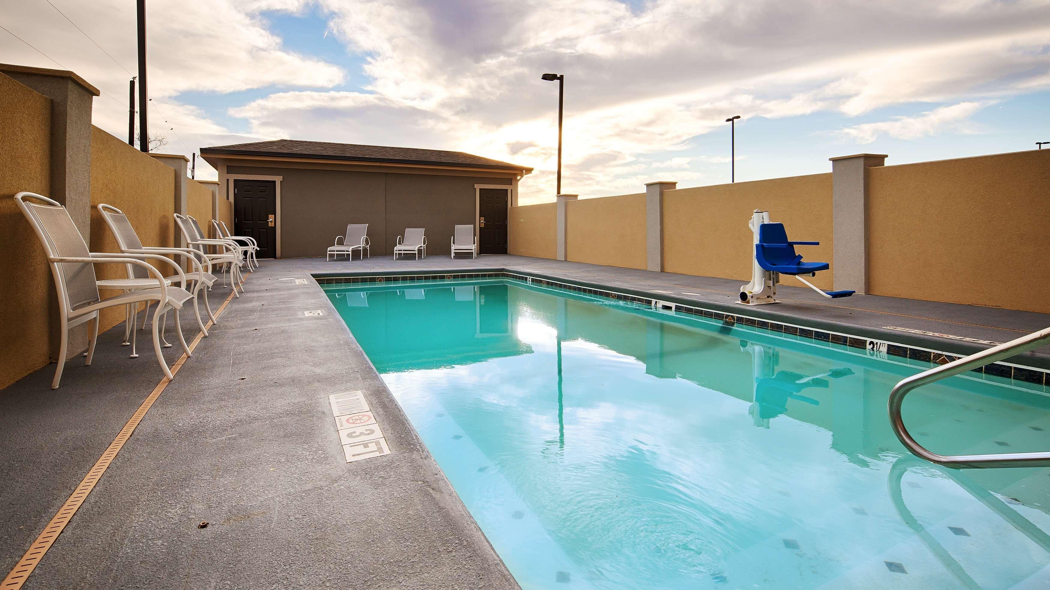 Best Western Los Alamitos Inn & Suites Экстерьер фото