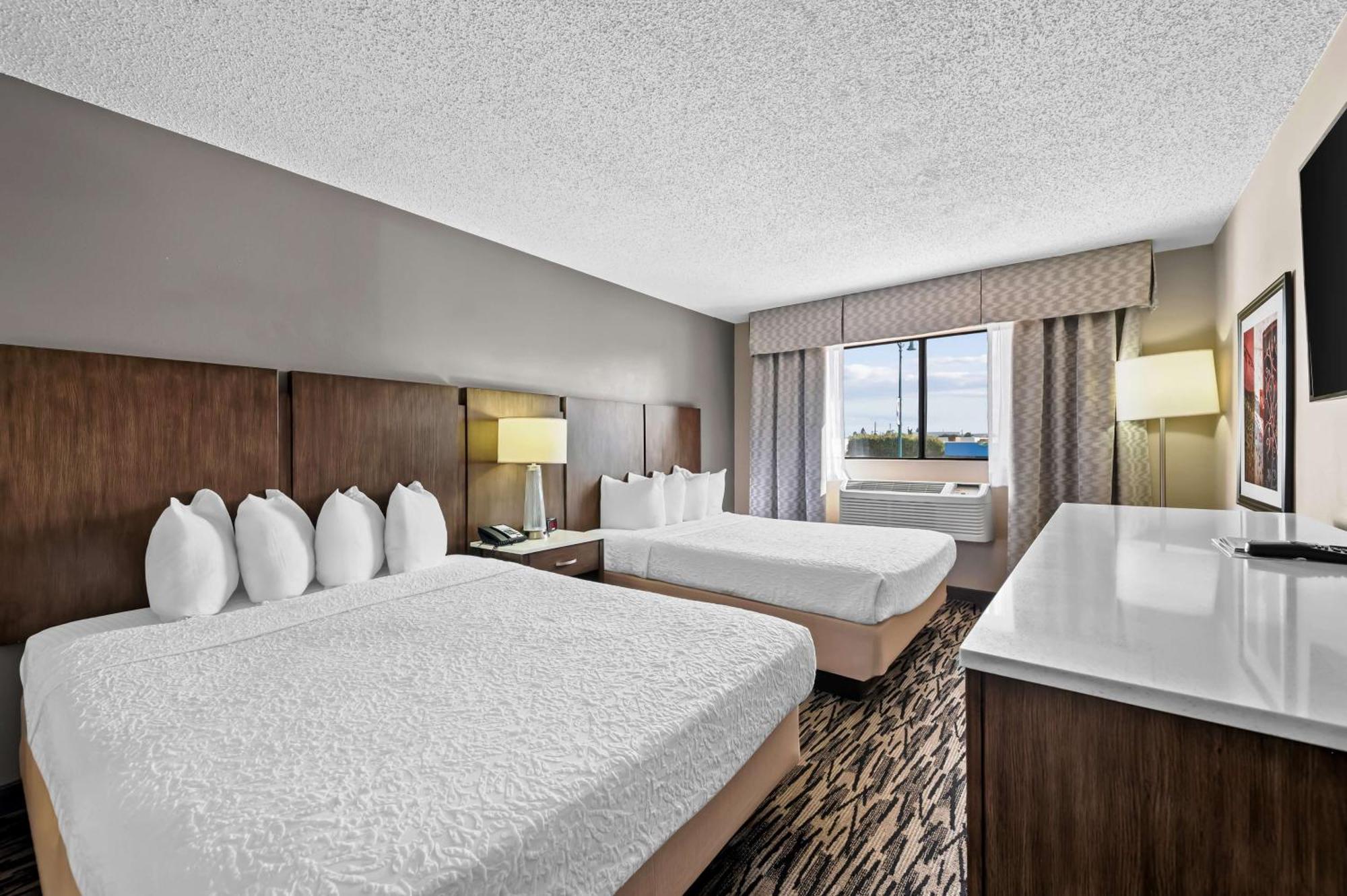 Best Western Los Alamitos Inn & Suites Экстерьер фото