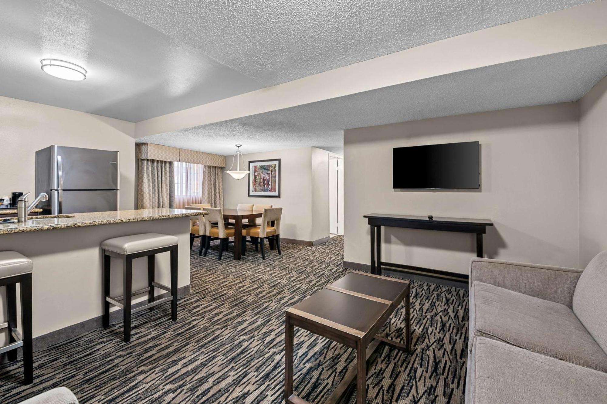 Best Western Los Alamitos Inn & Suites Экстерьер фото