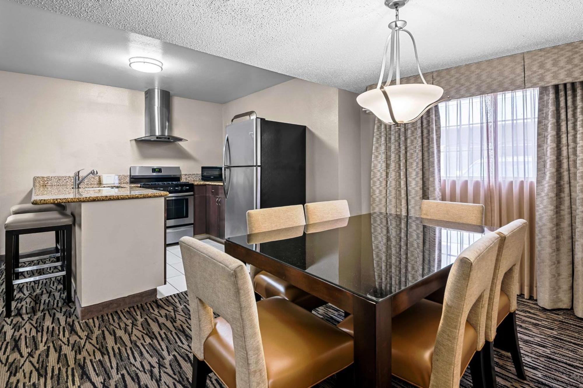 Best Western Los Alamitos Inn & Suites Экстерьер фото