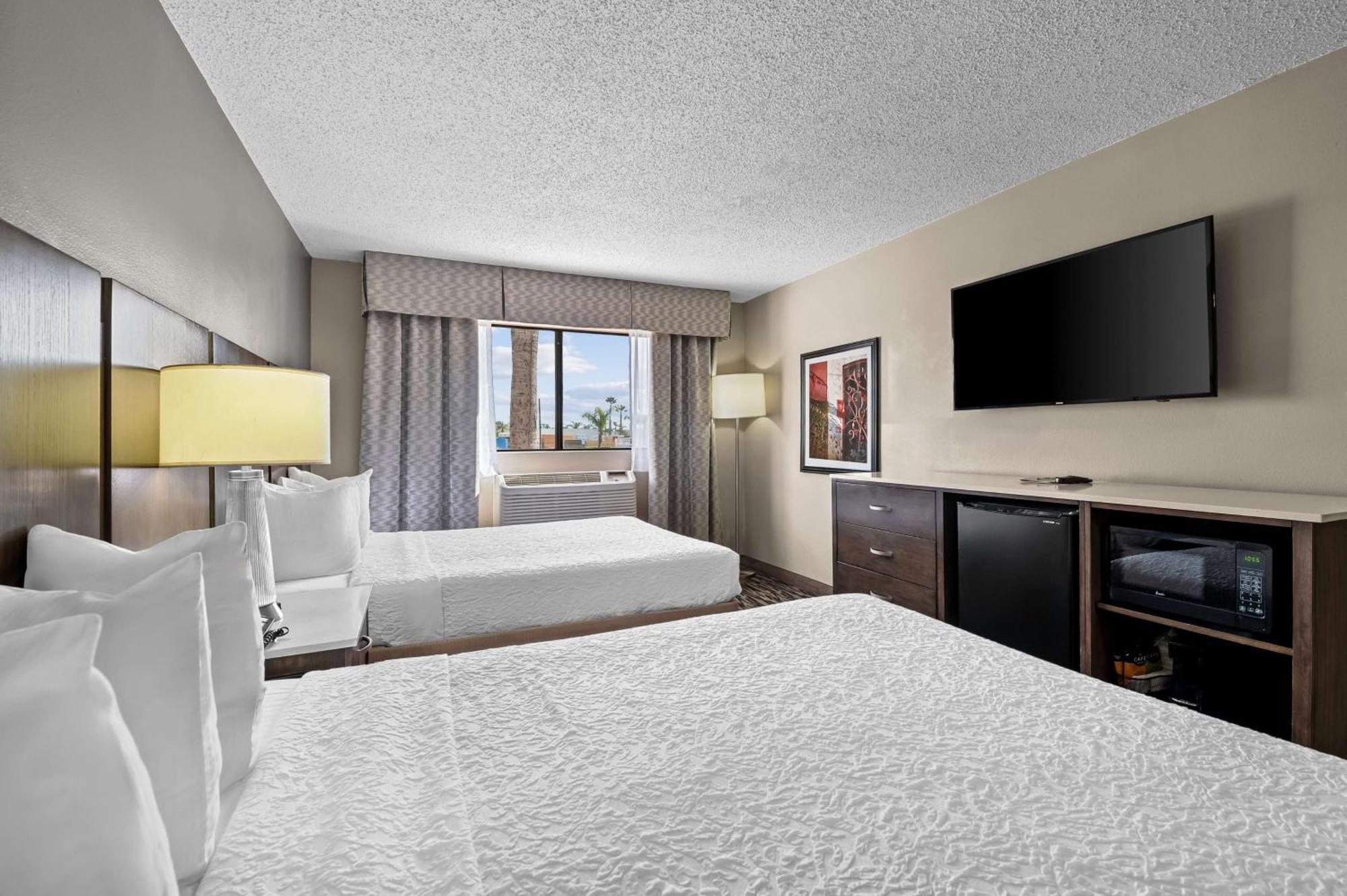 Best Western Los Alamitos Inn & Suites Экстерьер фото